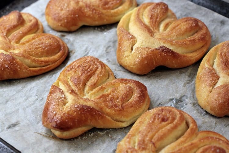 Сладкие булочки из дрожжевого теста