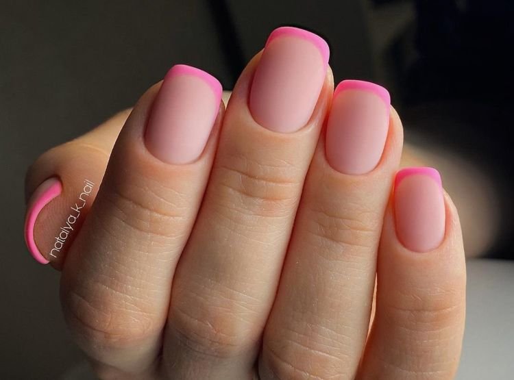 Французский маникюр 2022