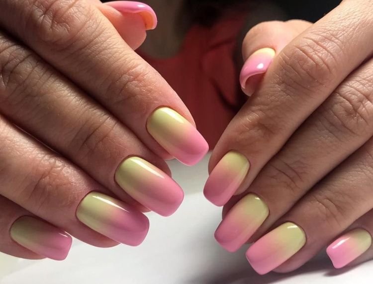 Французский маникюр с градиентом