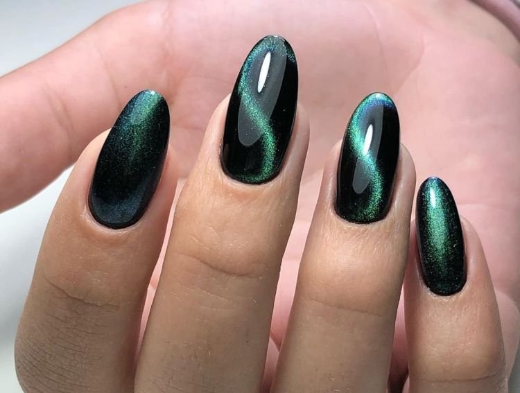 Маникюр Кошачий глаз