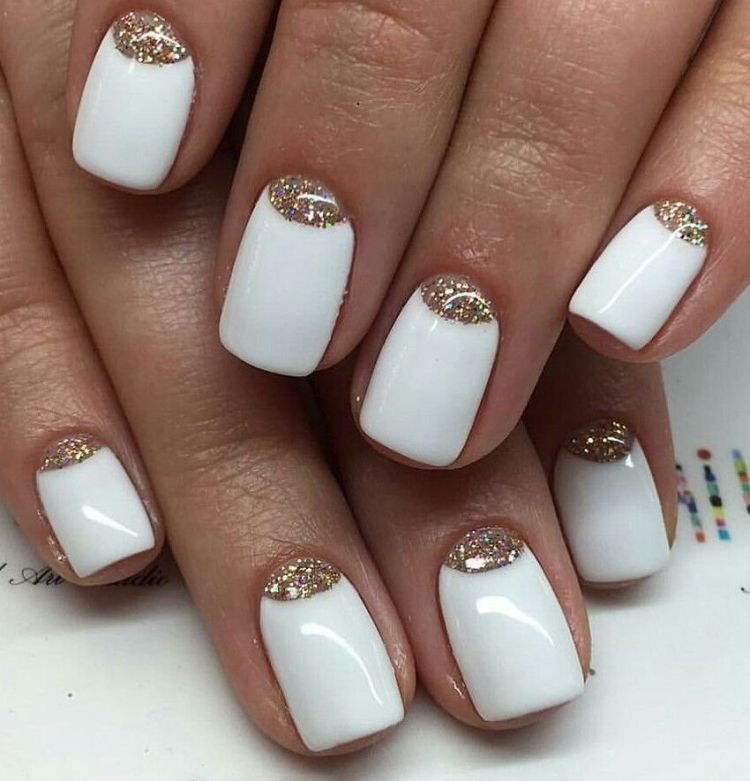 Лунный маникюр 2022