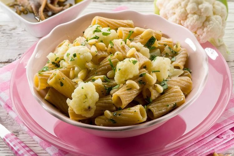 Паста с тунцом и цветной капустой