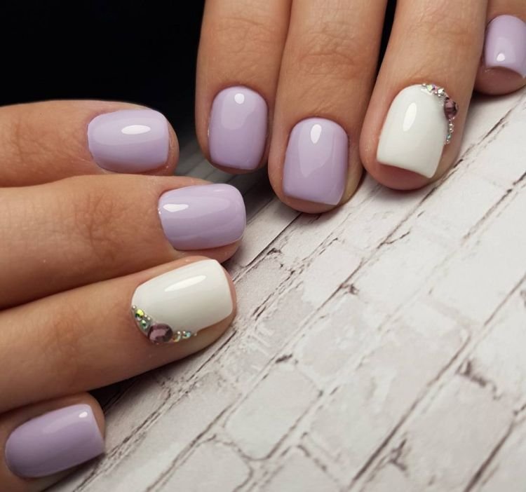 Сиреневый весенний маникюр