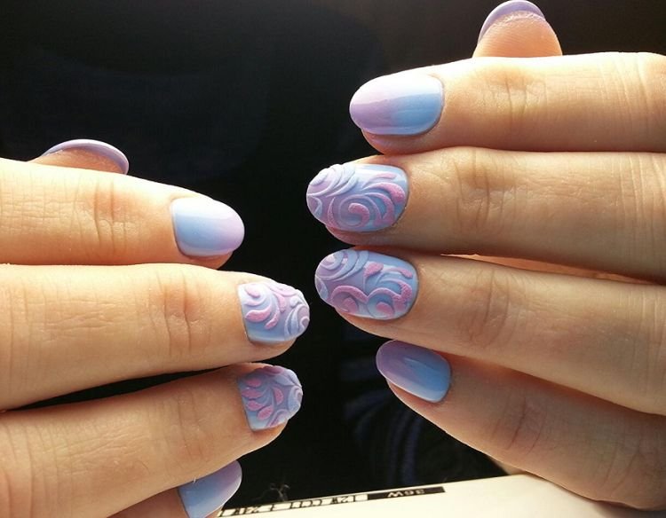 Весенний 3D-маникюр