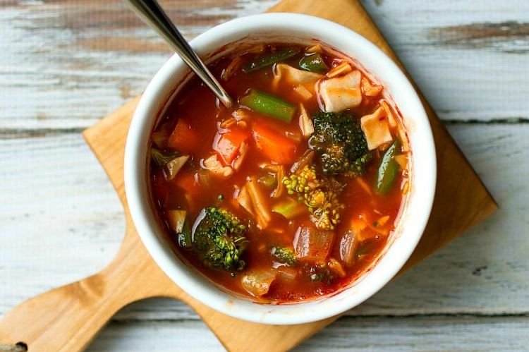 Томатный суп с овощами