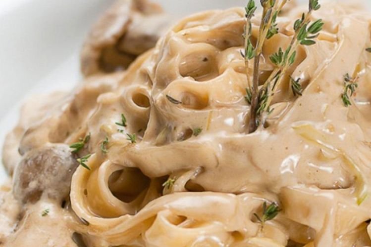 Паста с грибами и сметаной