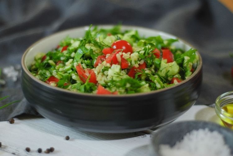 Салат с булгуром и овощами