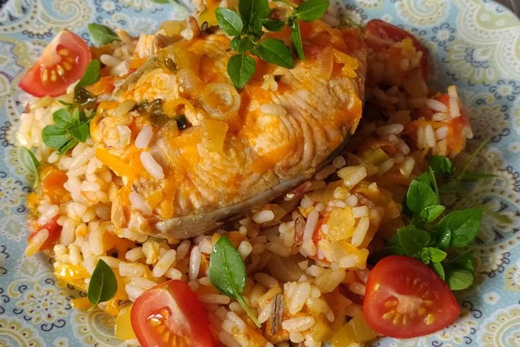 Рис с рыбой и овощами