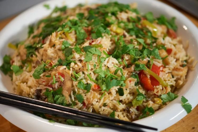 Рис с овощами и зеленью