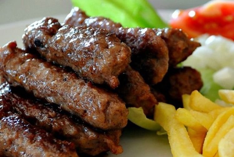 Острые чевапчичи с аджикой