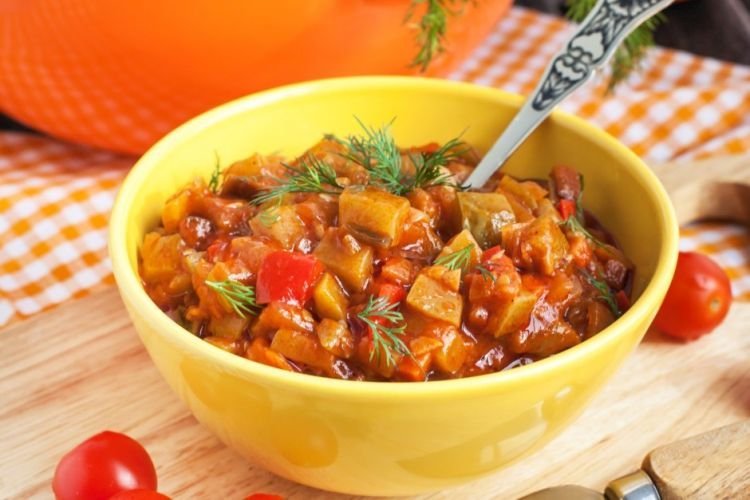 Жареные кабачки в томатном соусе