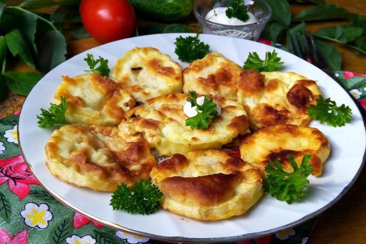Жареные кабачки с яйцом