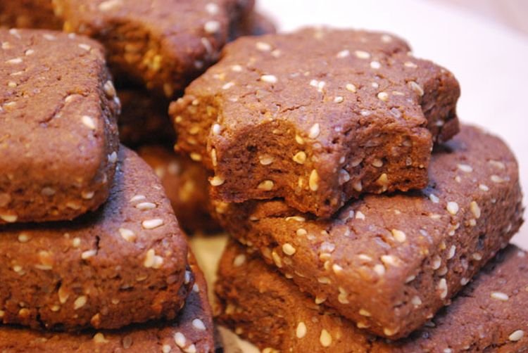 Шоколадное печенье с кукурузной крупой