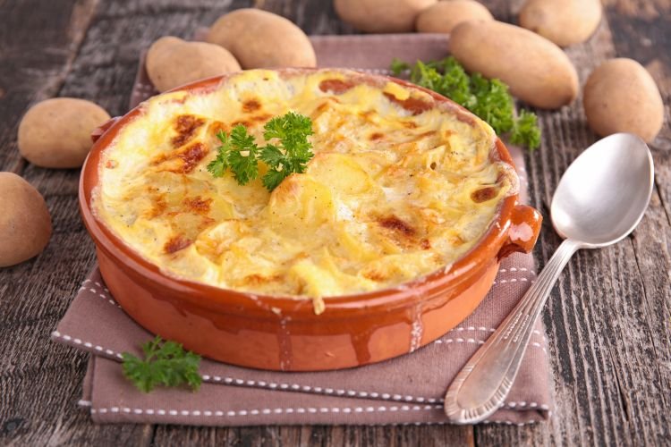 20 простых рецептов мяса по-французски с картошкой