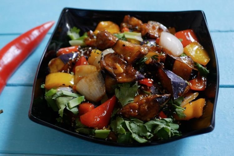 Жареные баклажаны с курицей