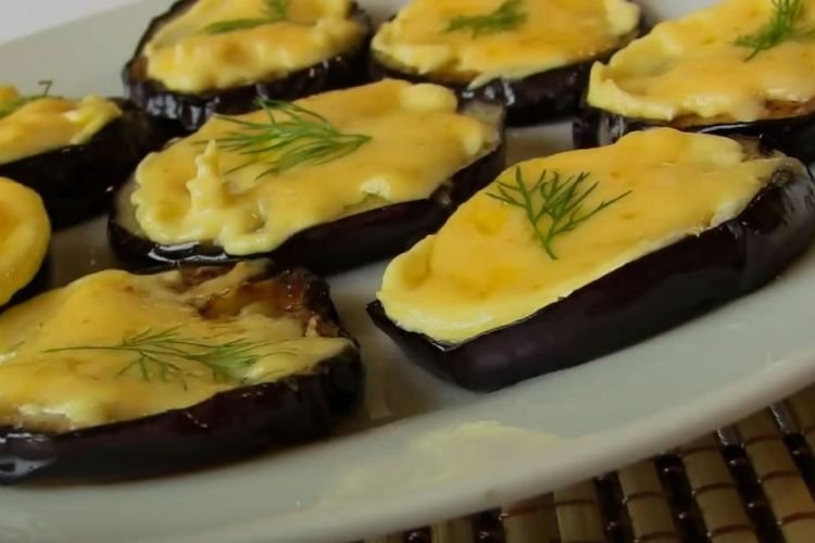 Жареные баклажаны под сыром
