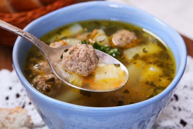 Суп с кускусом и рыбными фрикадельками