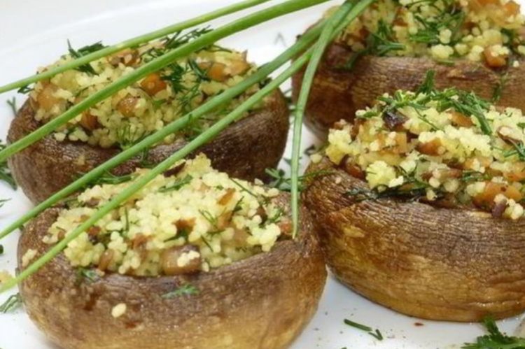 Шампиньоны, фаршированные кускусом