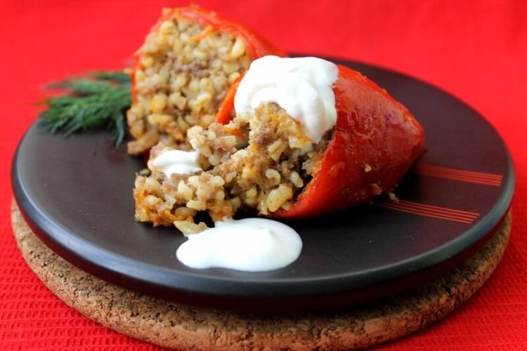 Фаршированный перец с булгуром в духовке