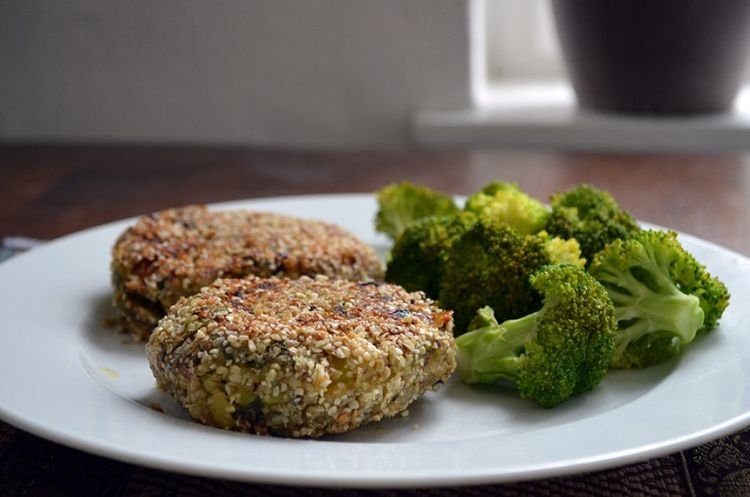 Гречневые котлеты с грибами и семенами чиа
