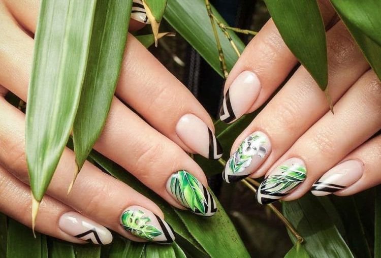 Маникюр с тропическими мотивами