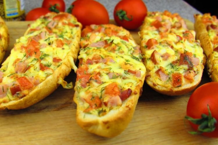 Мини-пицца из багета