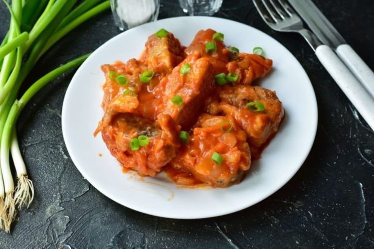 Горбуша в томатном соусе