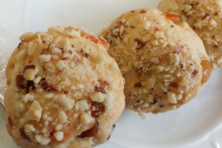 Творожное печенье с орехами