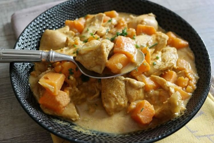 Курица с тыквой в сливочном соусе