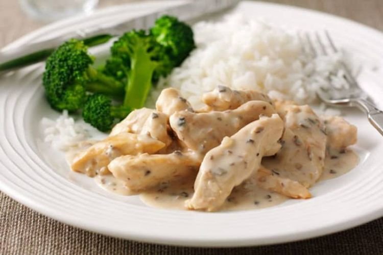 Нежная курица в сливочном соусе