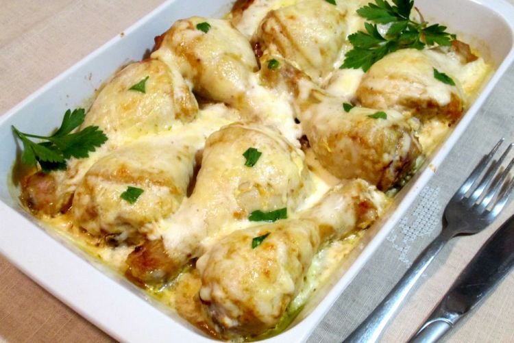 Курица, запеченная в сливочном соусе