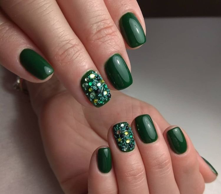 Цвета для летнего маникюра 2022