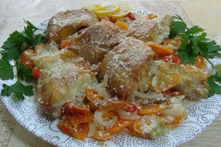 Морской окунь в мультиварке