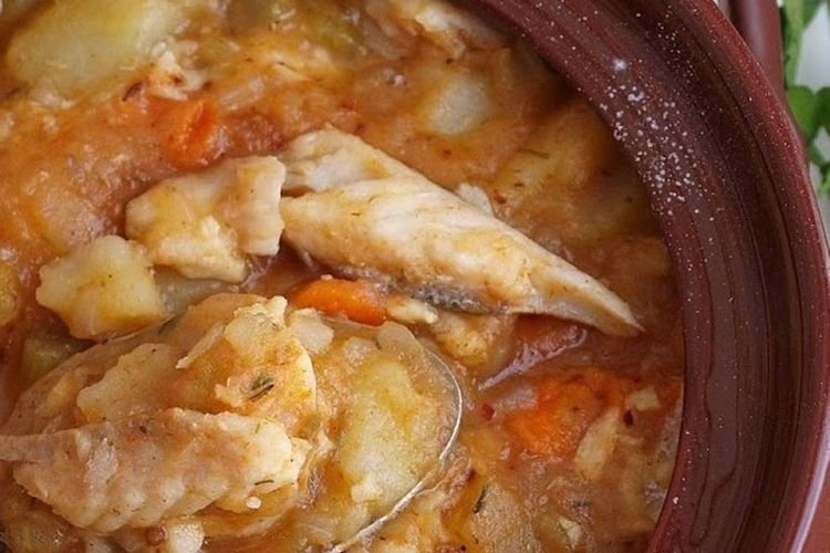 Морской окунь в горшочках