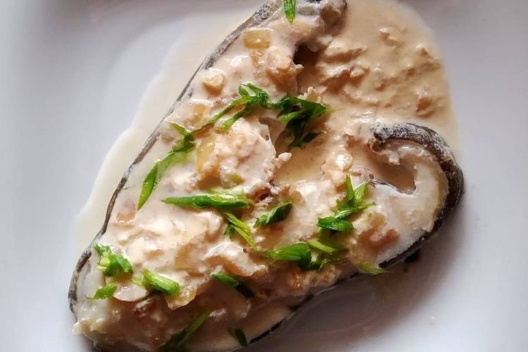 Зубатка в муке и сливках