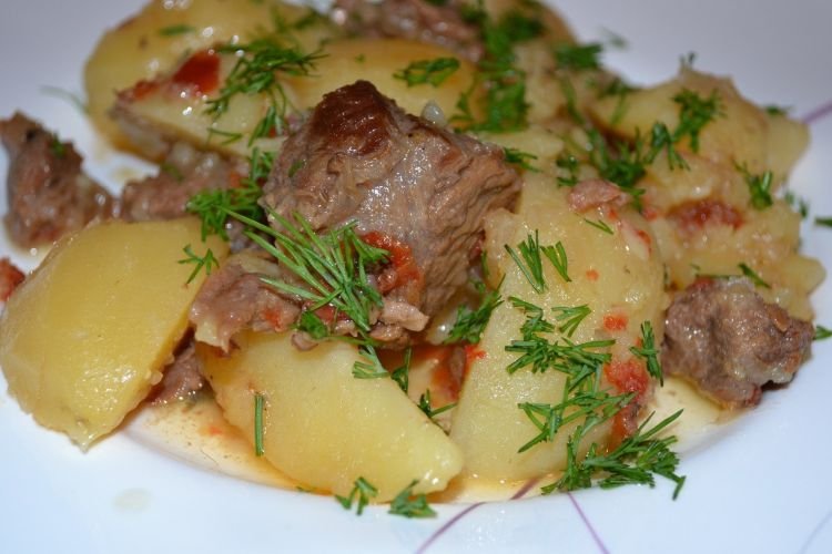 Баранина с картошкой в духовке