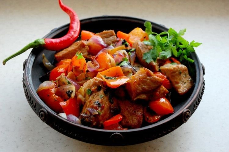 Баранина с болгарским перцем в духовке