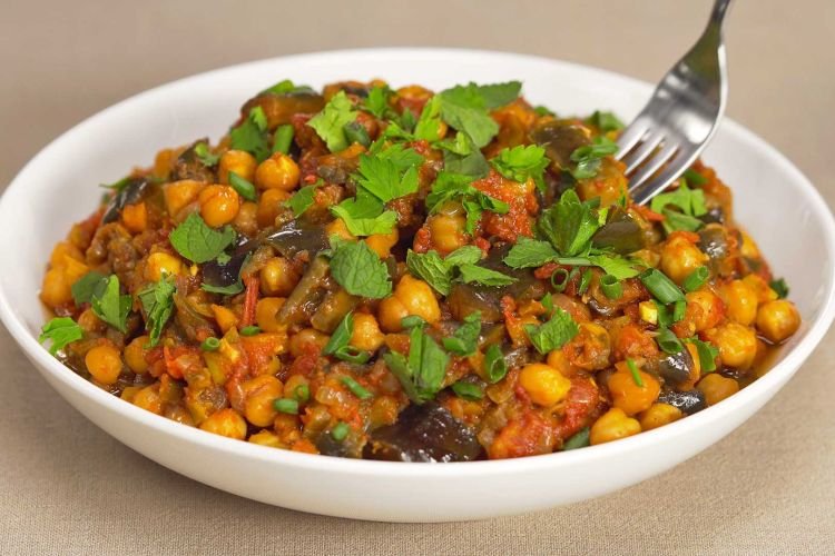 Нут с баклажанами