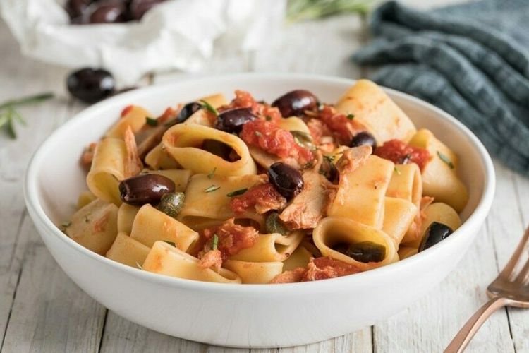 Паста с тунцом и оливками