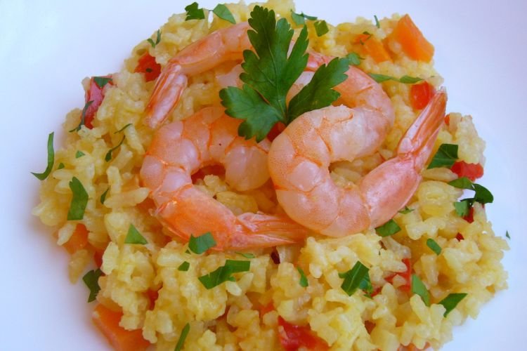 Рис с креветками и овощами