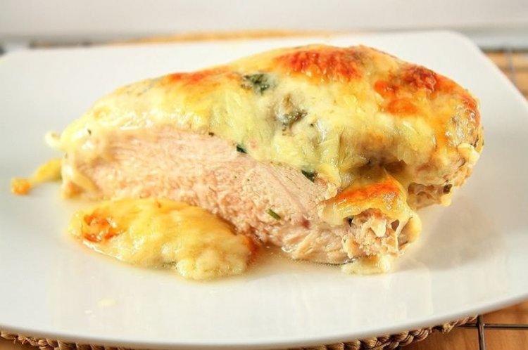 Жареная курица под сыром