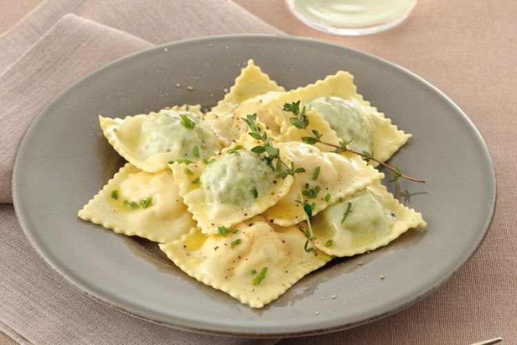 Равиоли с сыром и зеленью