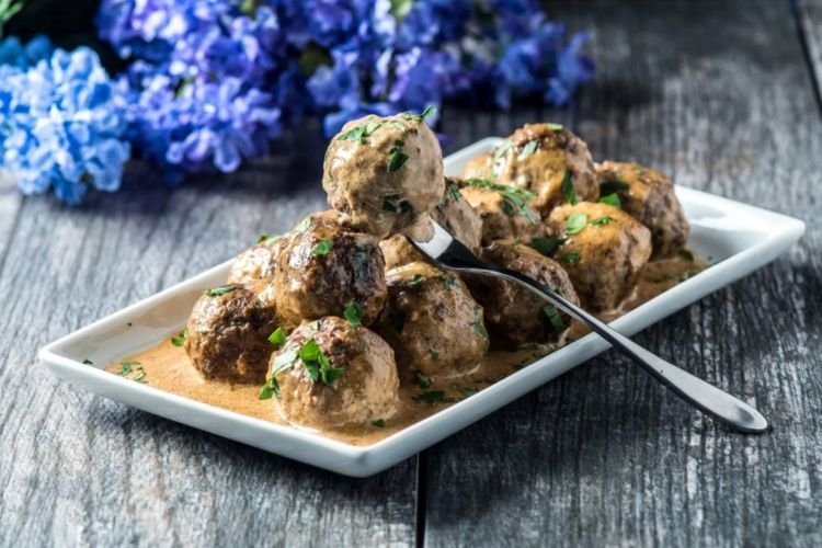 Индийская кюфта, запеченная с йогуртом