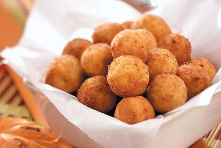 Сырные шарики из плавленого сыра