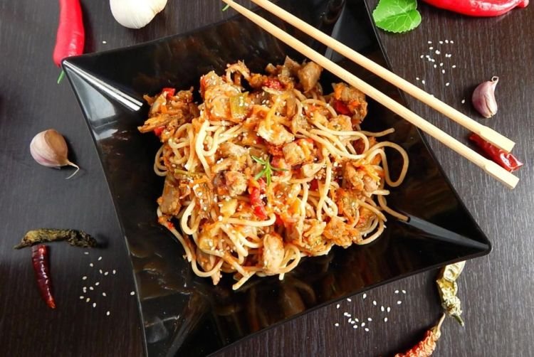 Лапша вок с цветной капустой