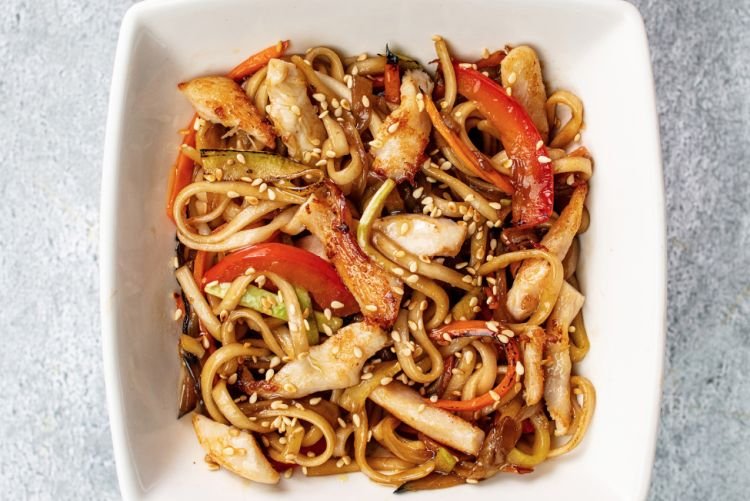 Лапша вок с сельдереем