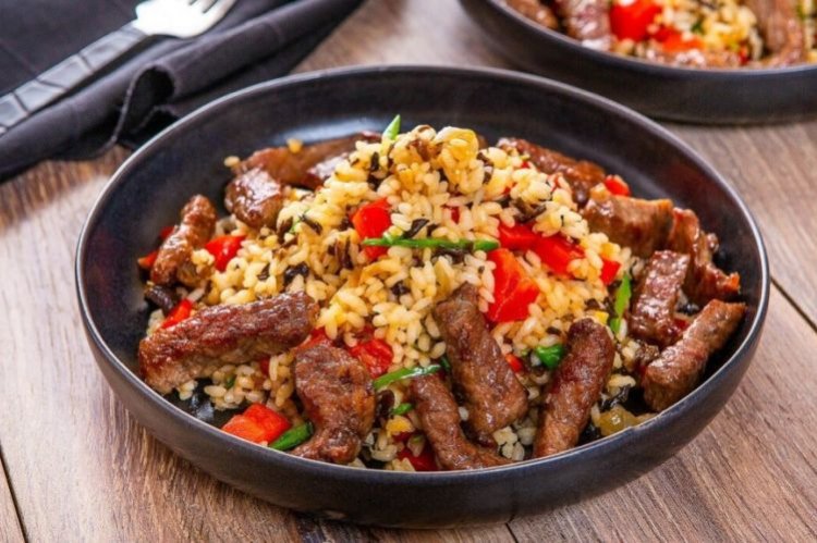 Жареный рис с говядиной
