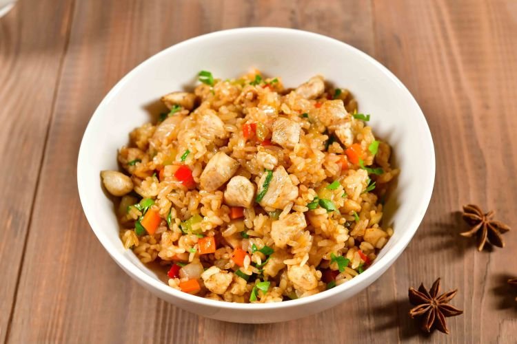 Жареный рис с соевым соусом