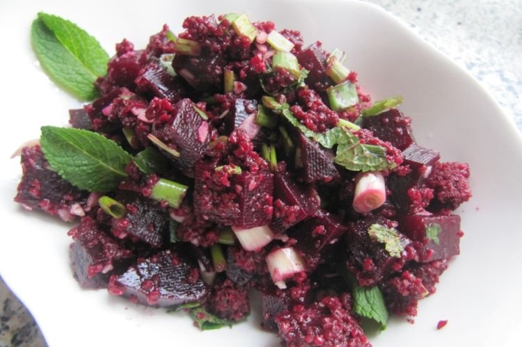 Салат с булгуром и свеклой