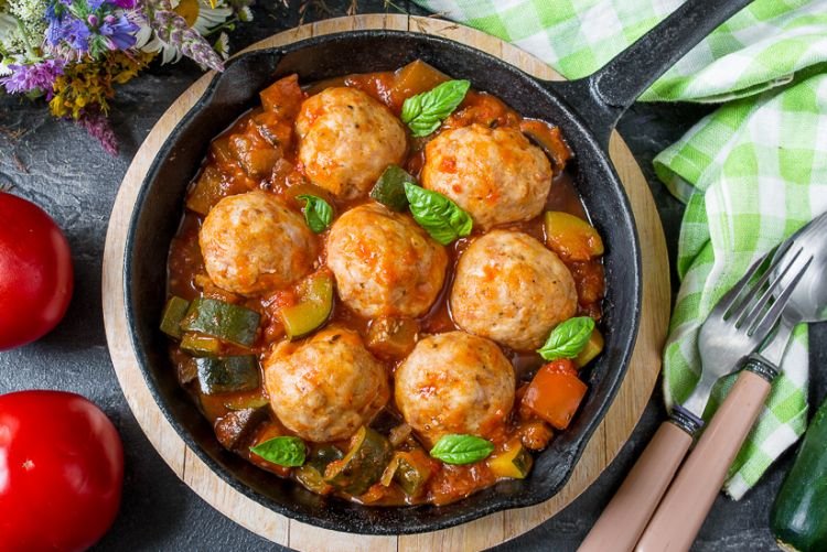 Фрикадельки с кускусом